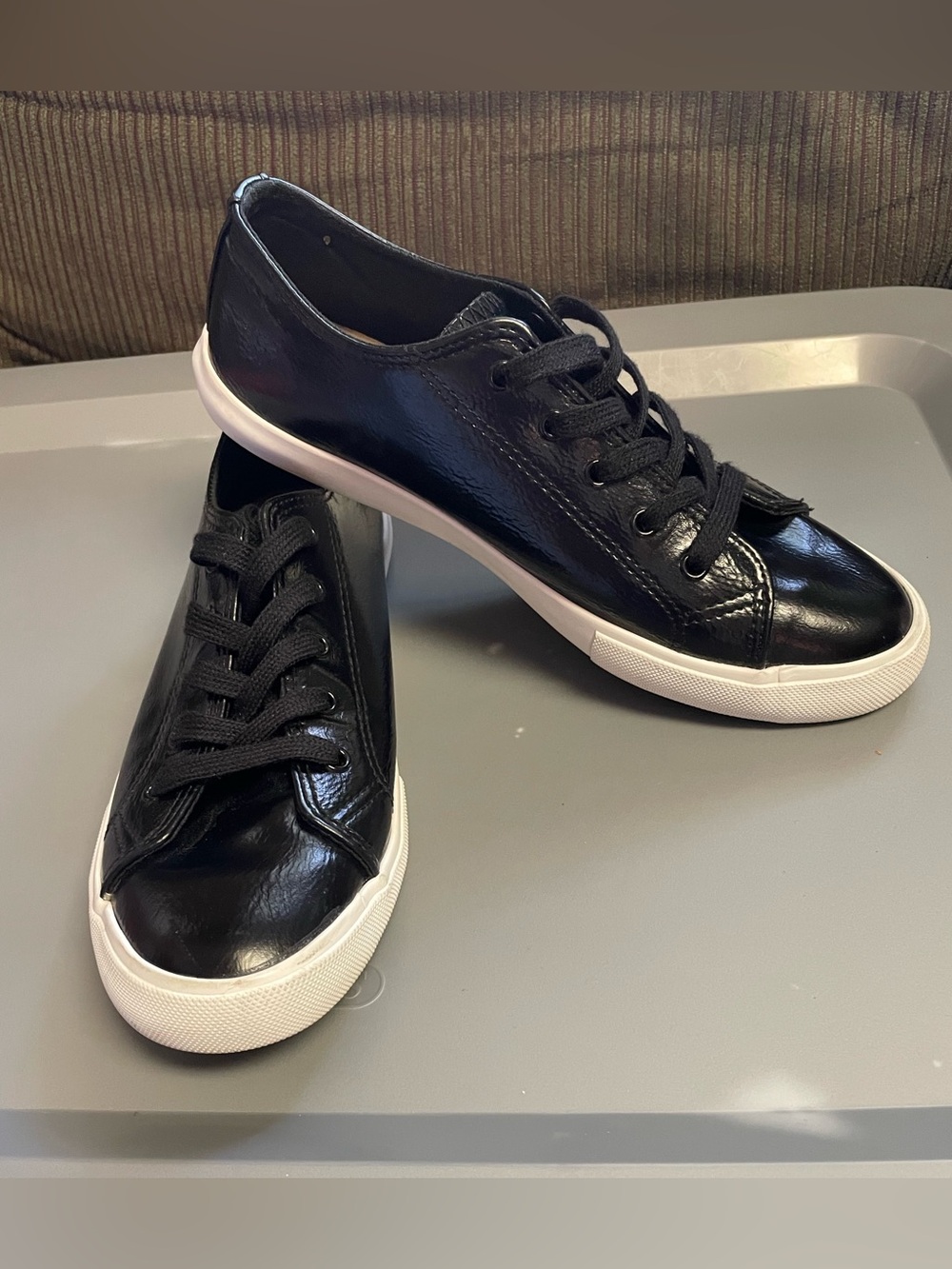 Kaari Black Low-Top Sneakers with White Sole Shiny Faux Leather Womens 8.5